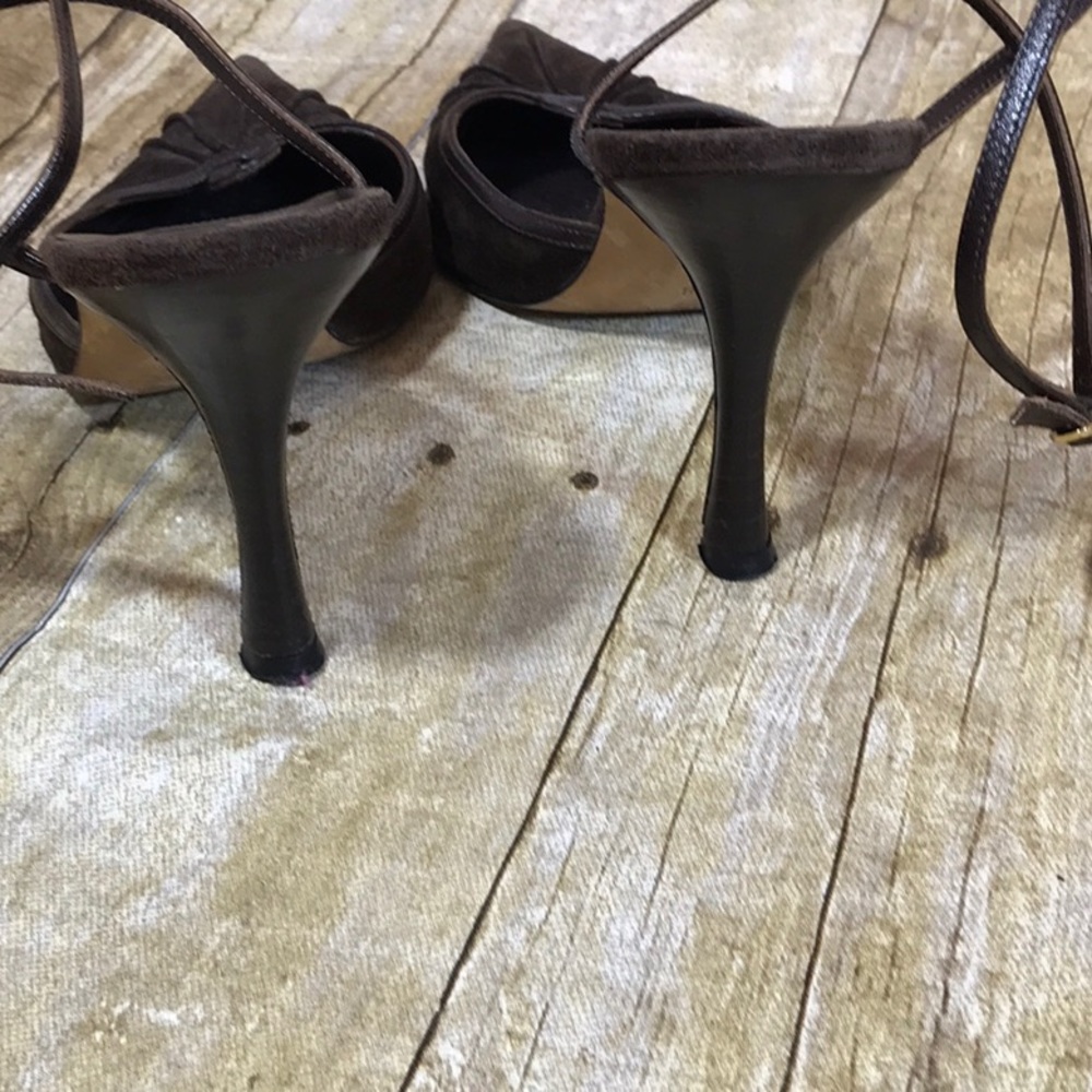 Manolo Blahnik ankle strap heels - Picture 3 of 5